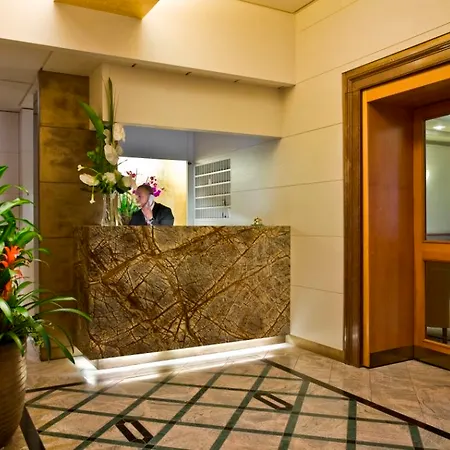 Ξενοδοχείο Giolli Nazionale 3*