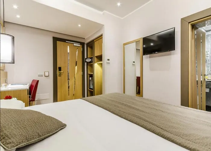 ホテル ジオッリ ナツィオナーレ 3*